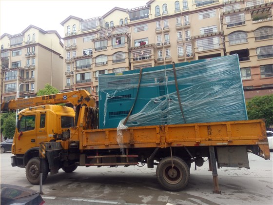 明邦600kw静音箱智能发电机组3