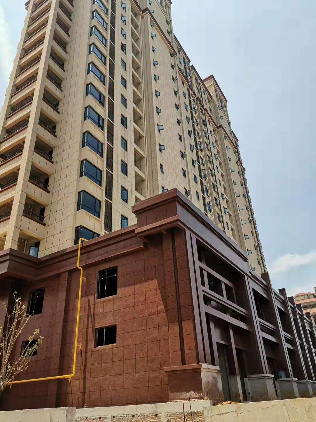 明邦工作人员在岳阳进行安装500KW玉柴发电机工作 明邦工作人员在岳阳进行安装500KW玉柴发电机工作